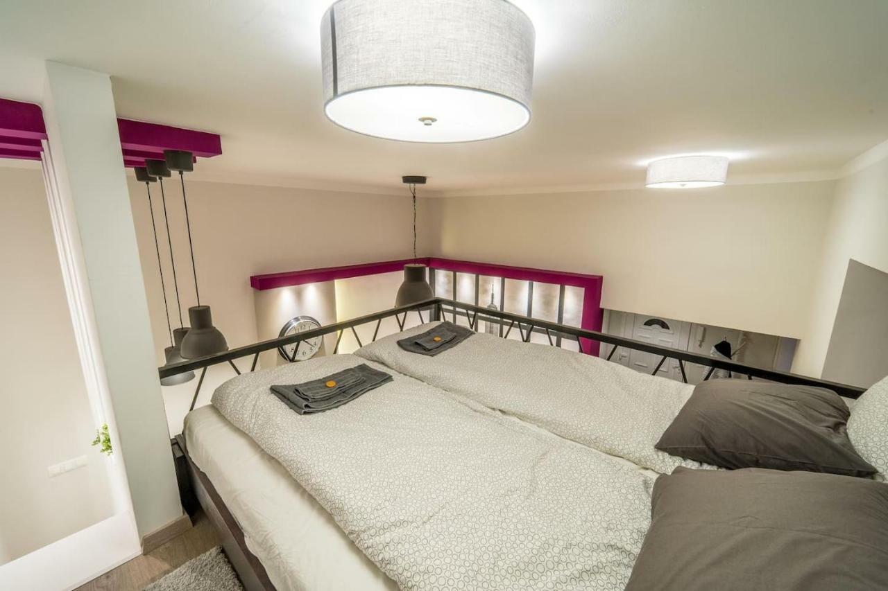Cozy Downtown Studio Apartment Boedapest Buitenkant foto