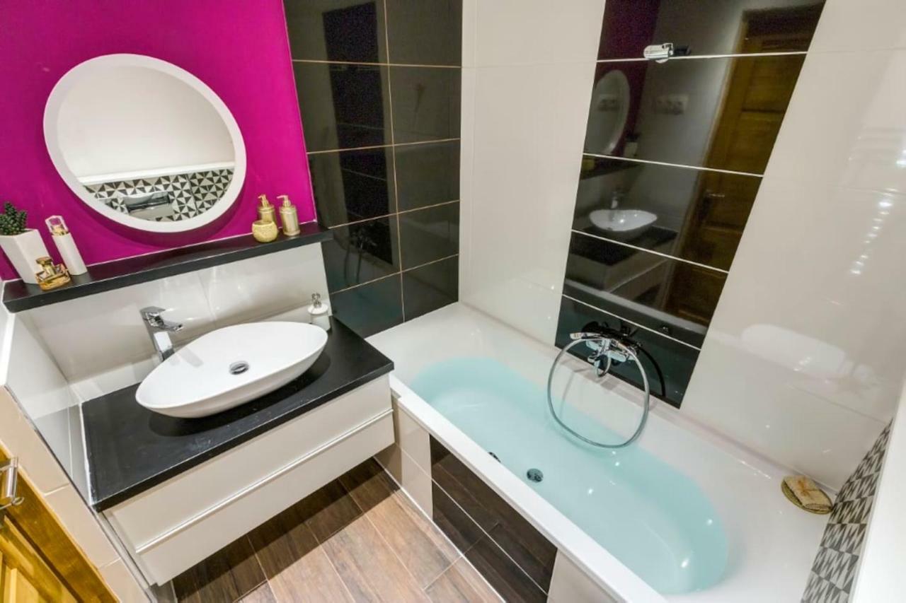 Cozy Downtown Studio Apartment Boedapest Buitenkant foto