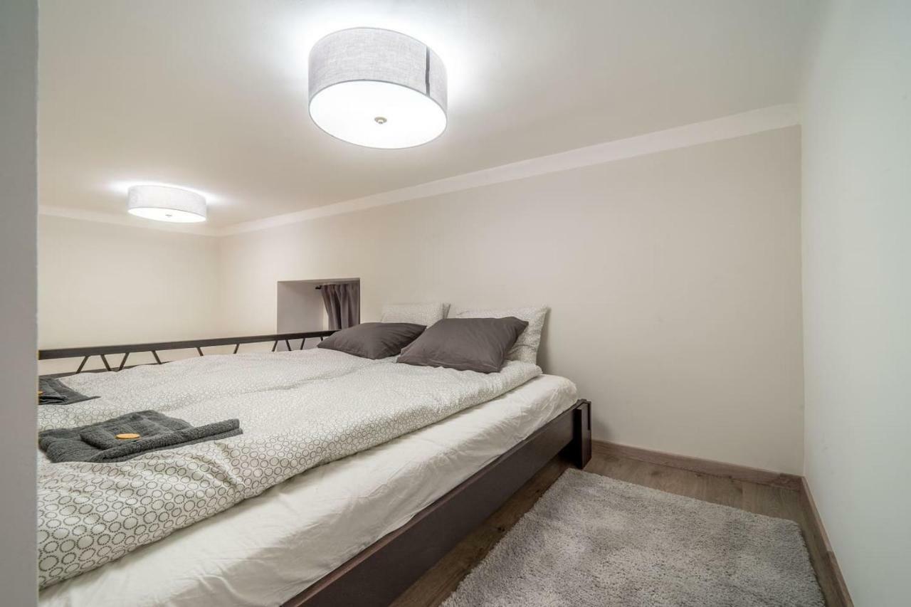 Cozy Downtown Studio Apartment Boedapest Buitenkant foto